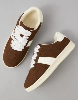 AE Retro Sneaker
