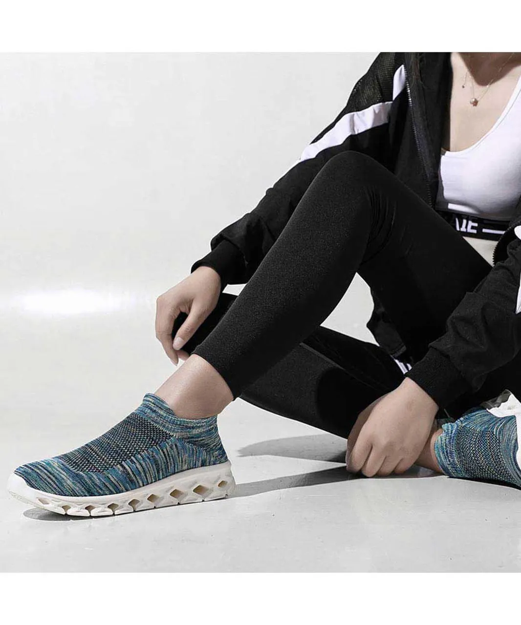 Blue texture pattern flyknit slip on shoe sneaker