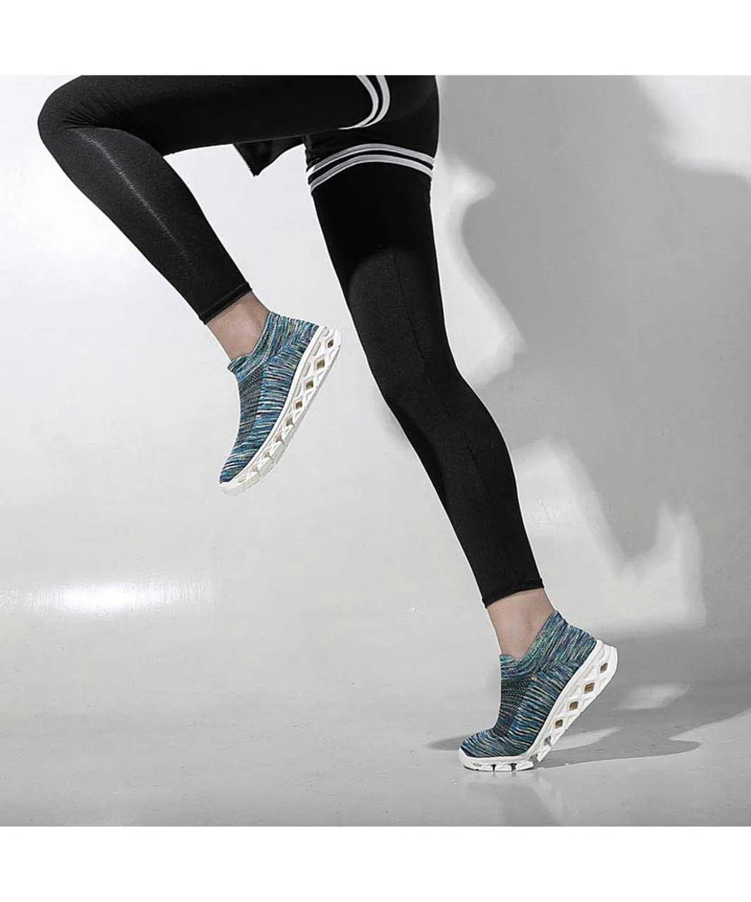 Blue texture pattern flyknit slip on shoe sneaker