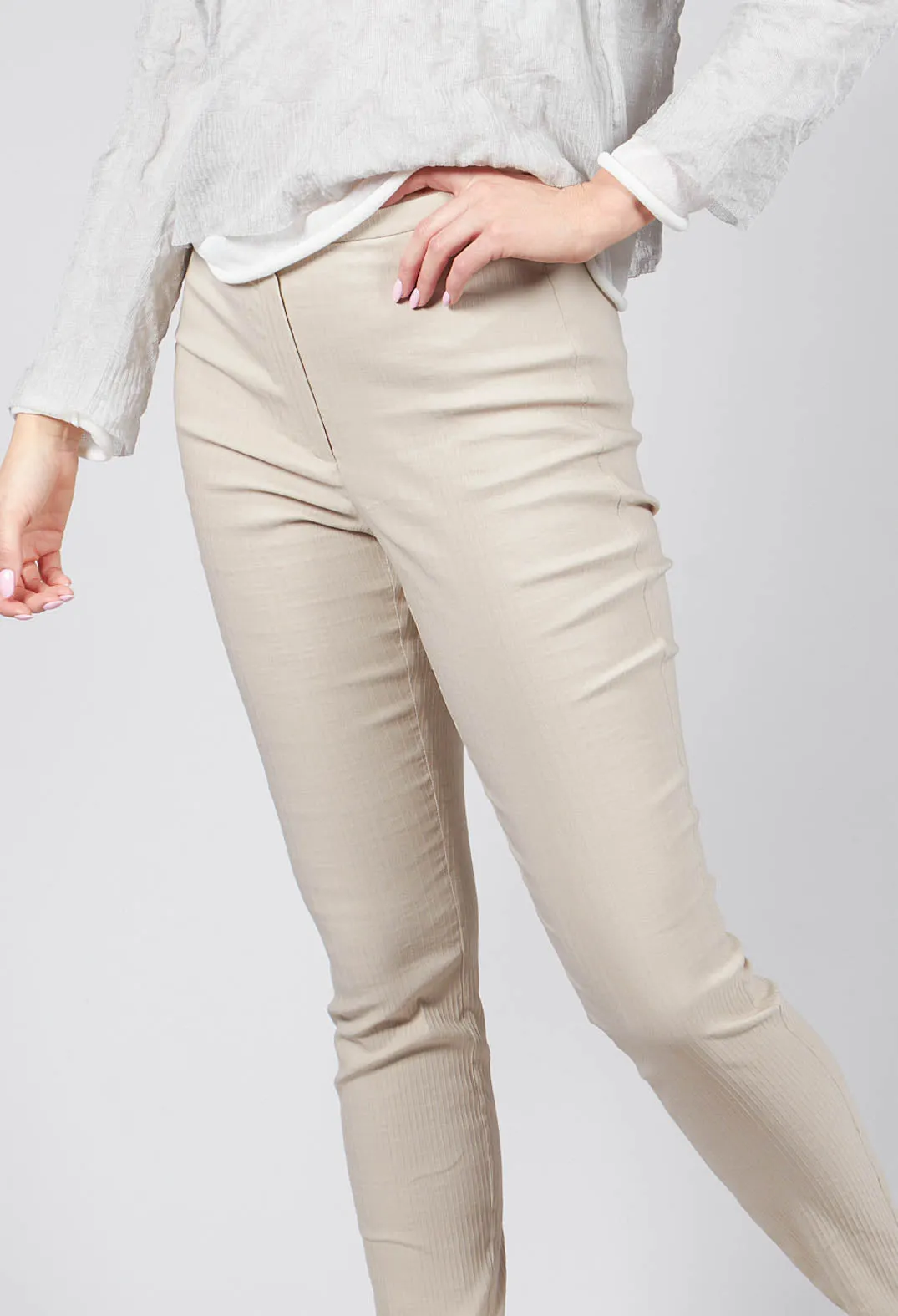 Grip Trouser In Sand