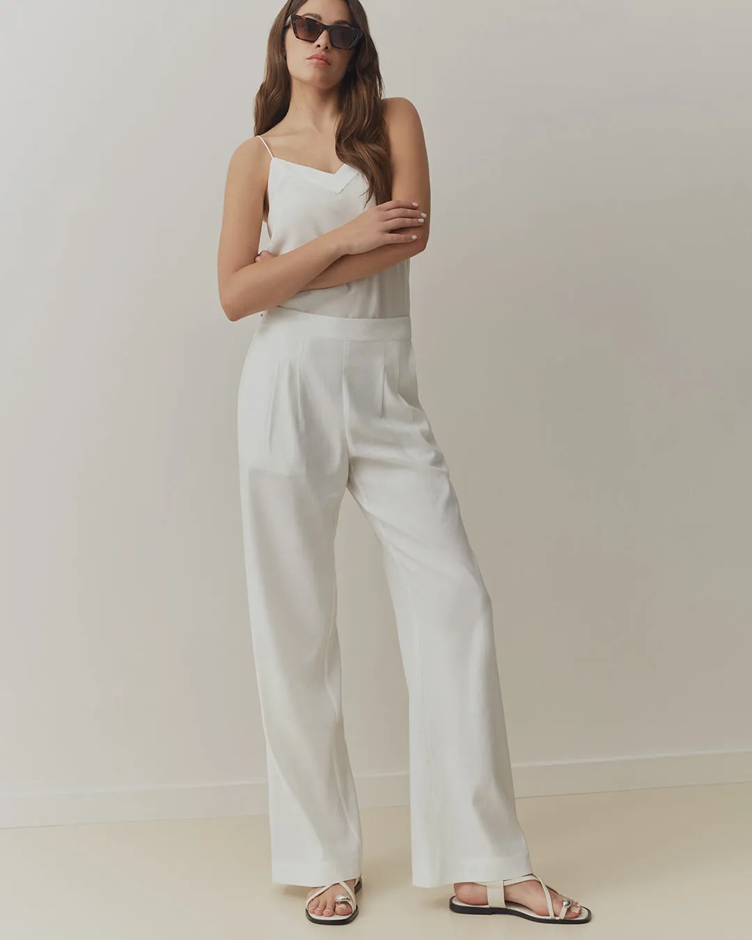 Linen Pleated Wide-Leg Pant