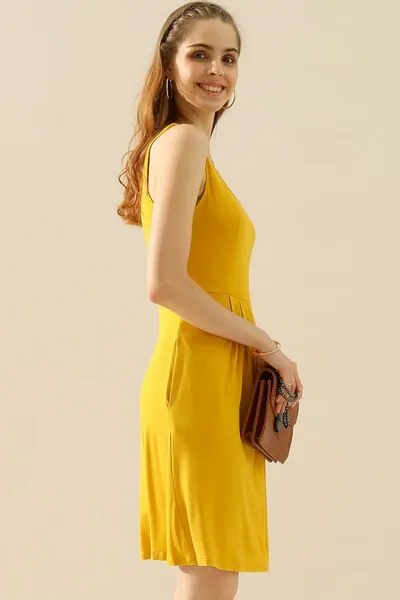 Round Neck Ruched Sleeveless Dress with Pockets