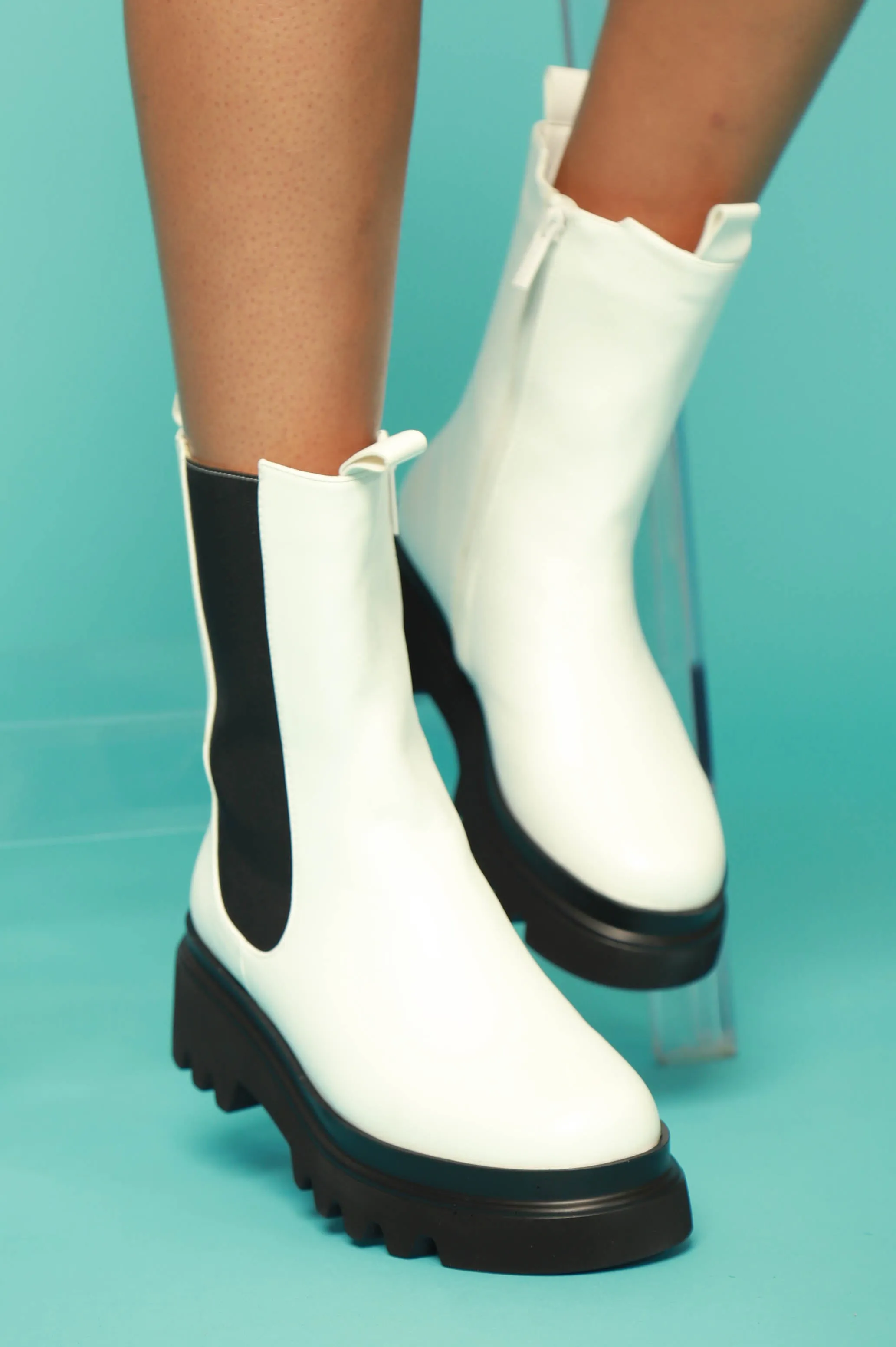 Set The Bar Faux Leather Chelsea Boots - White