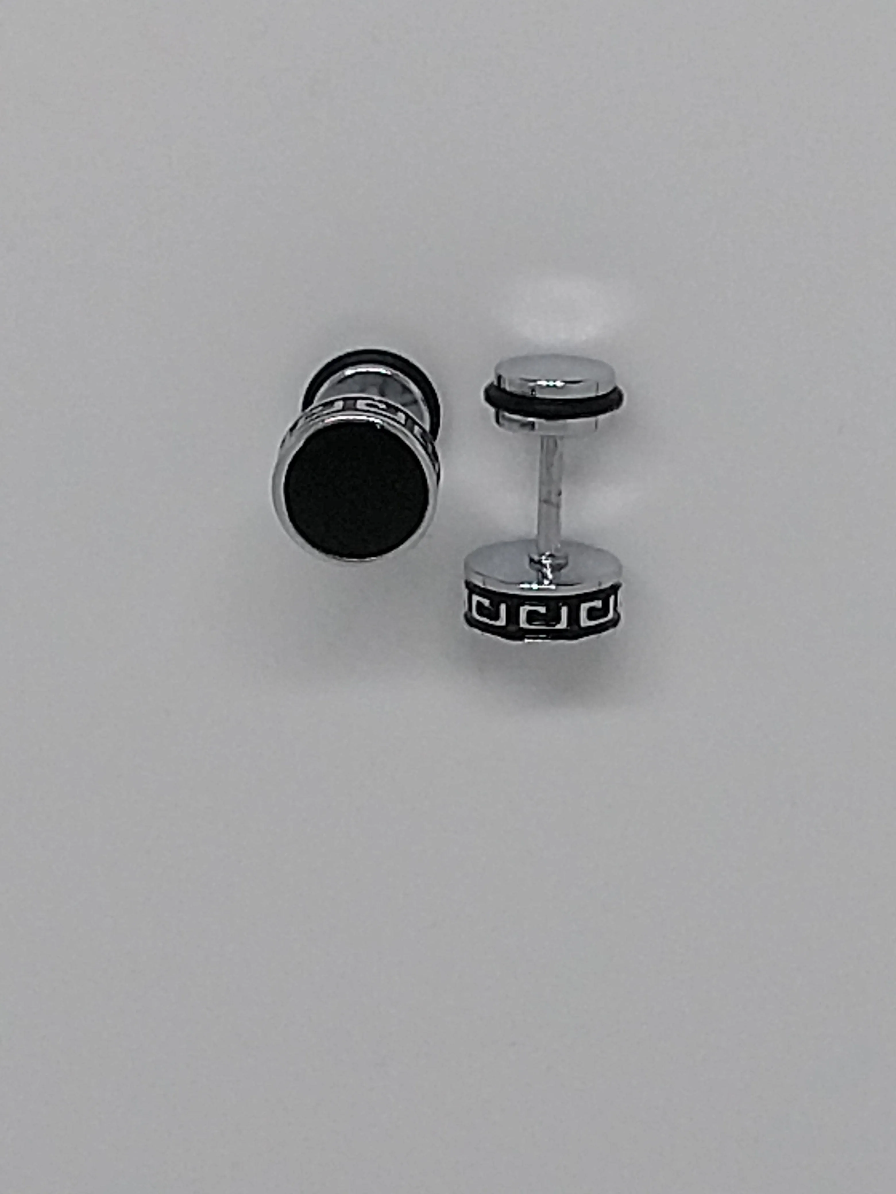 Stud earrings (screw back lock)