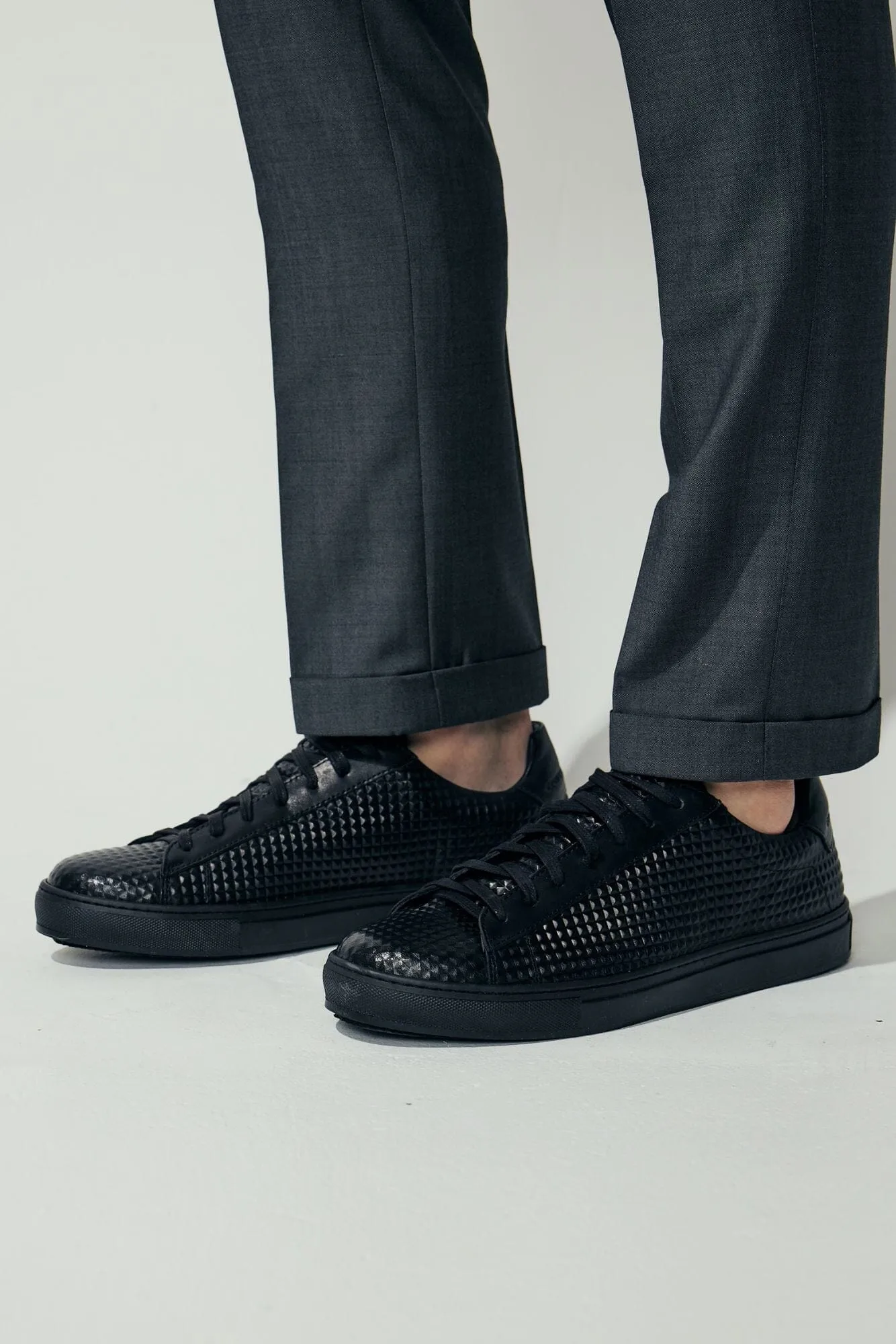 The Torino Sneaker - Black 3D