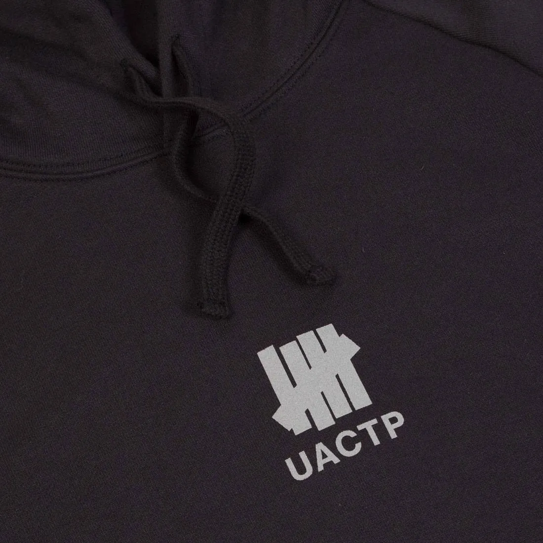 Undefeated Men UACTP Short Sleeve Pullover Hoody (black)